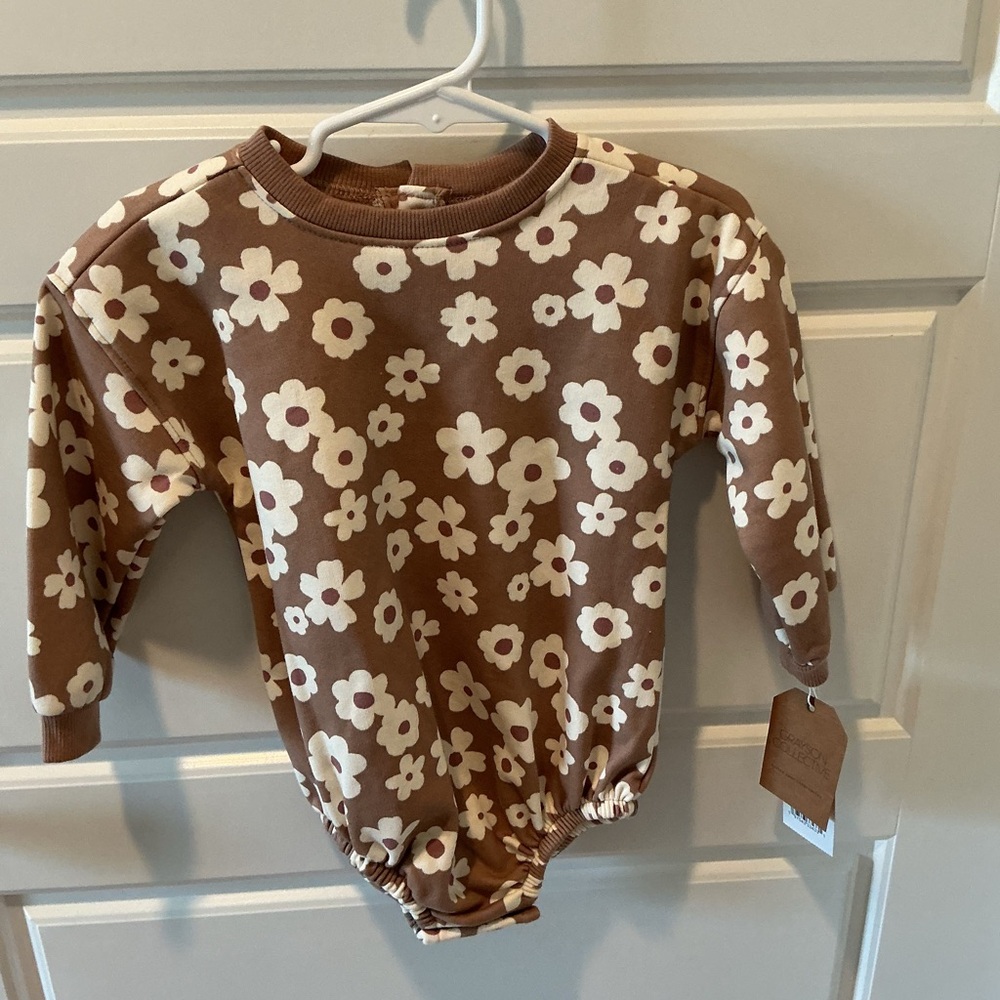 NWT Cream & Tan Long Sleeve Bubble
